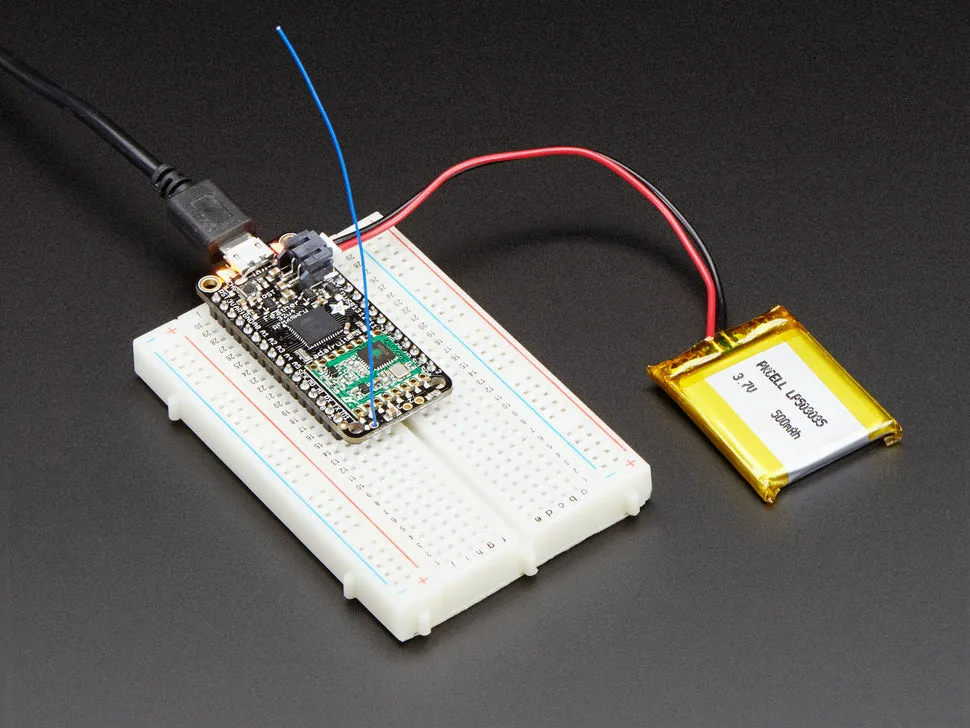 Adafruit Feather 32u4 RFM95 LoRa Radio - 868 or 915 MHz