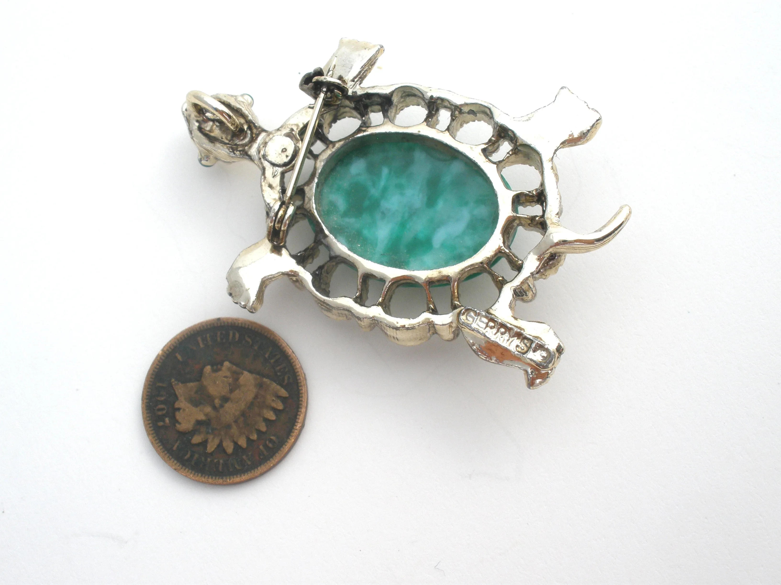 Gerry's Green Glass Stone Turtle Brooch Pin