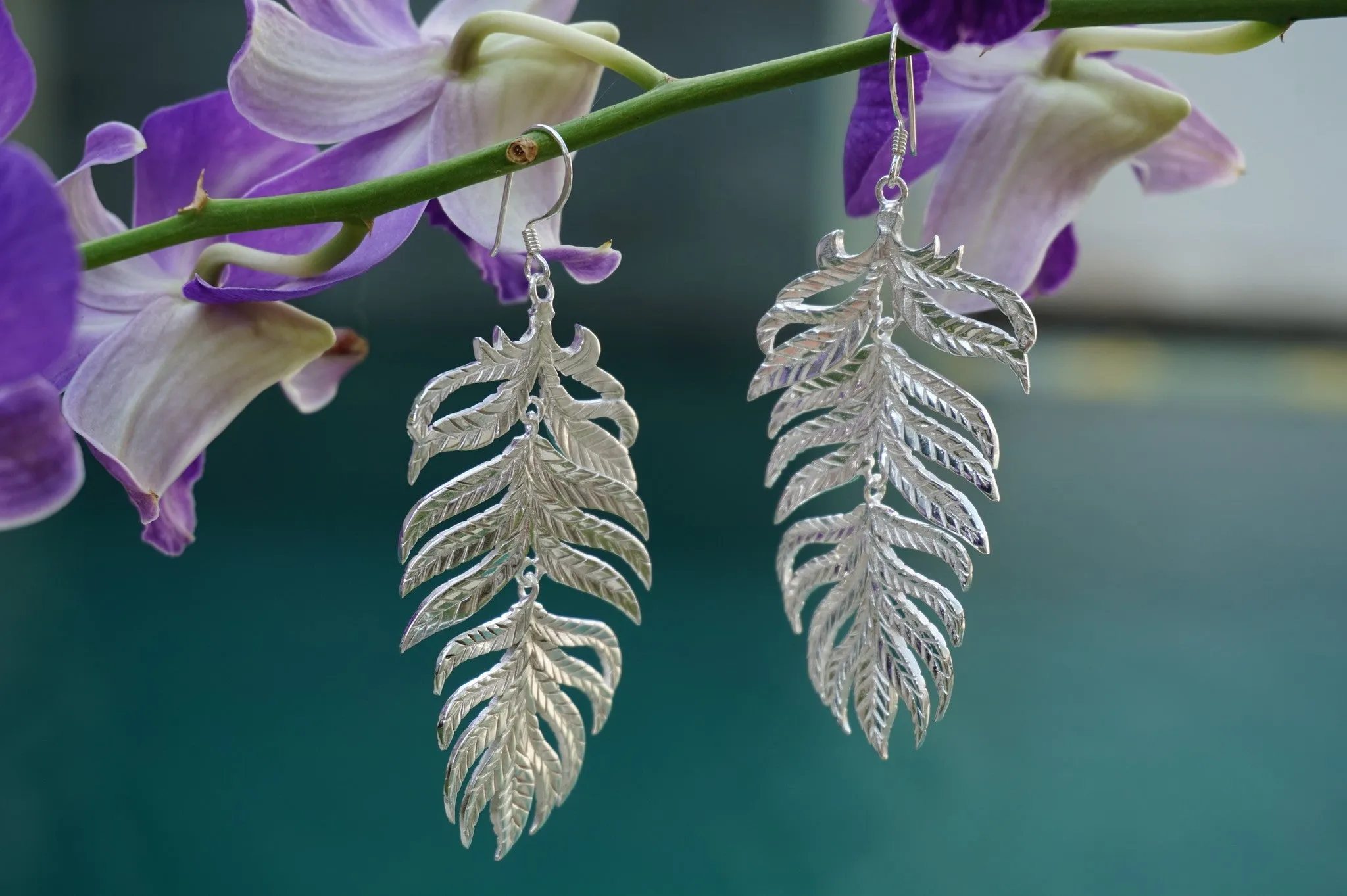 Leaf earrings - silver plated