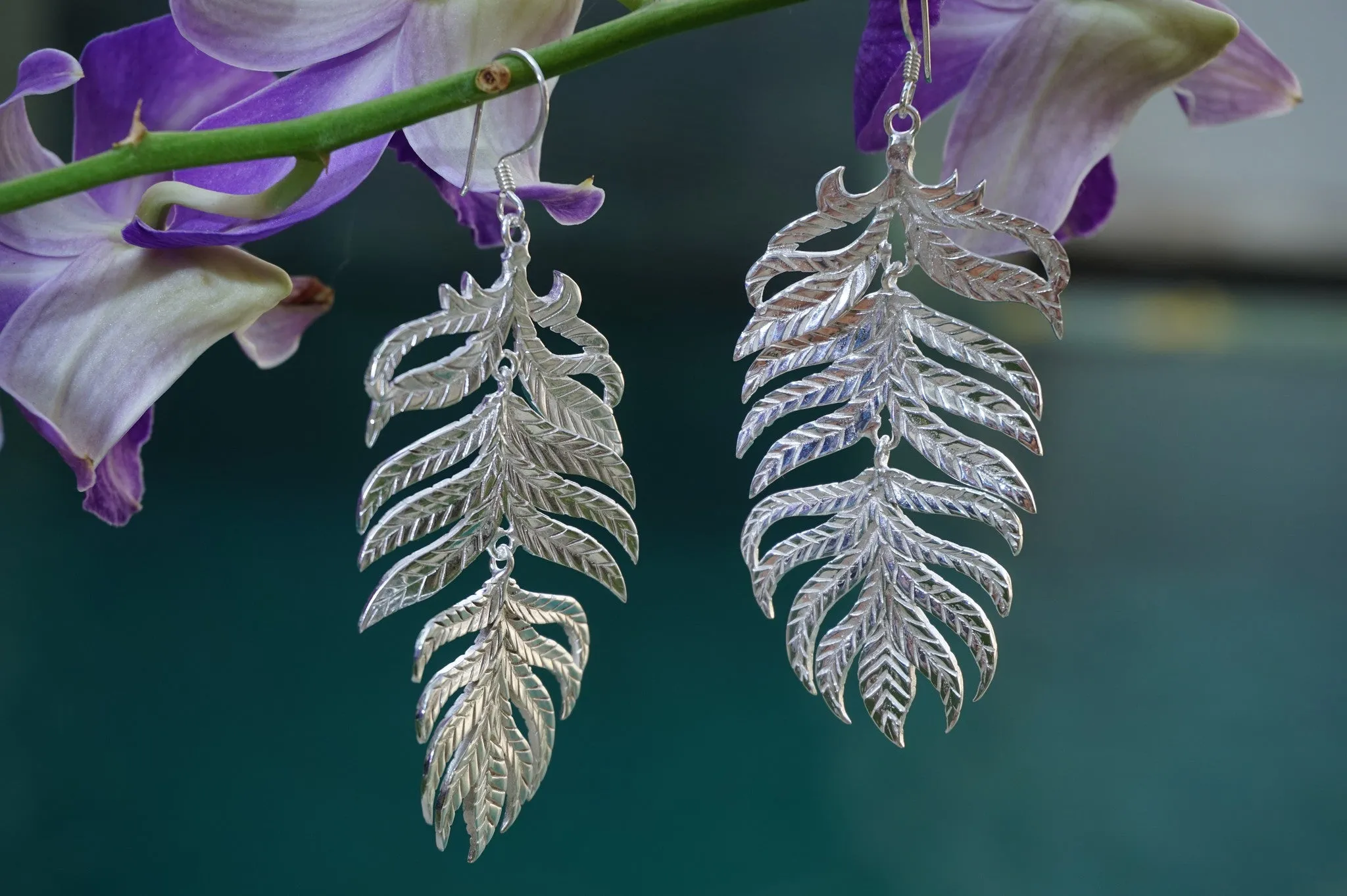 Leaf earrings - silver plated