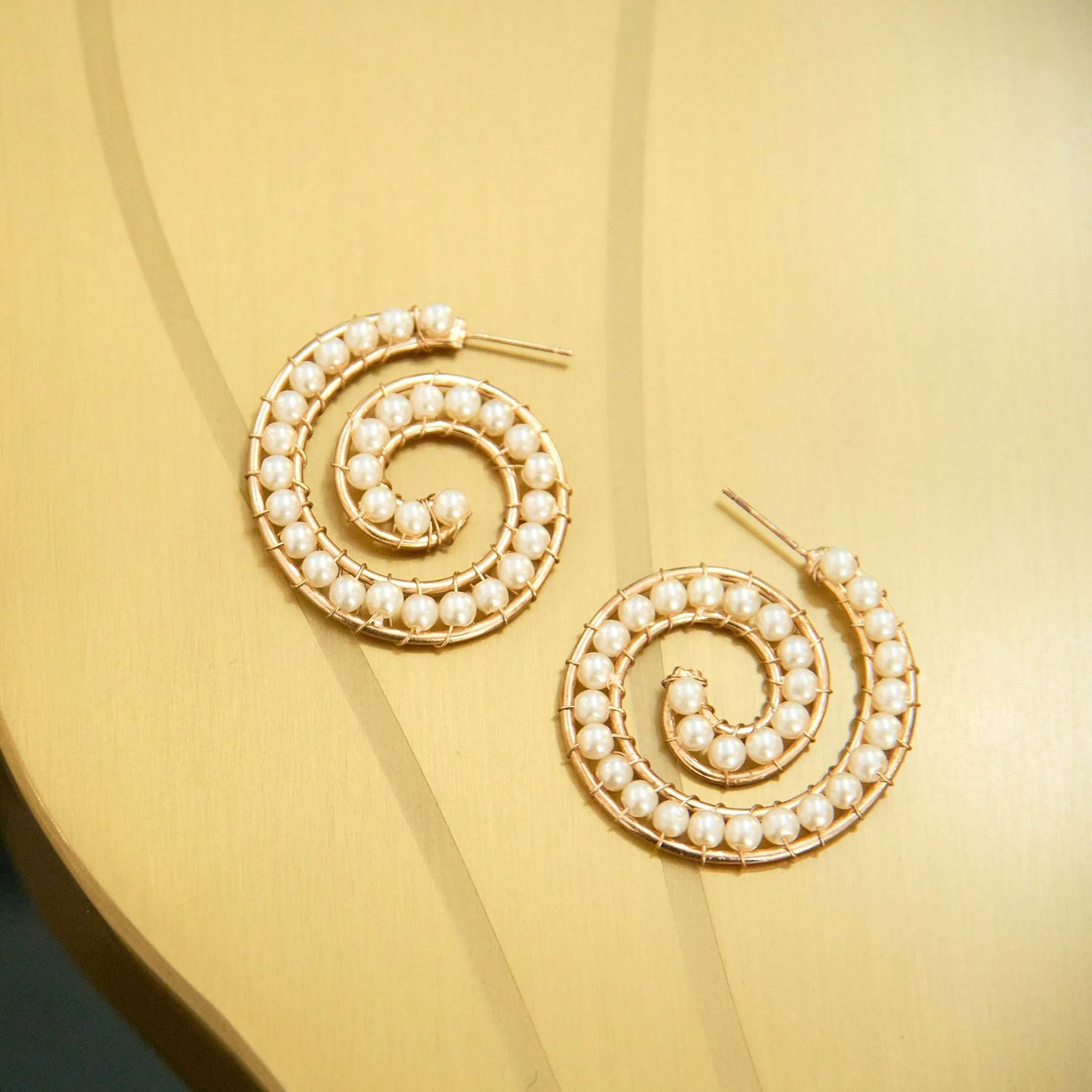 Lora Pearl Spiral Hoops - Gold