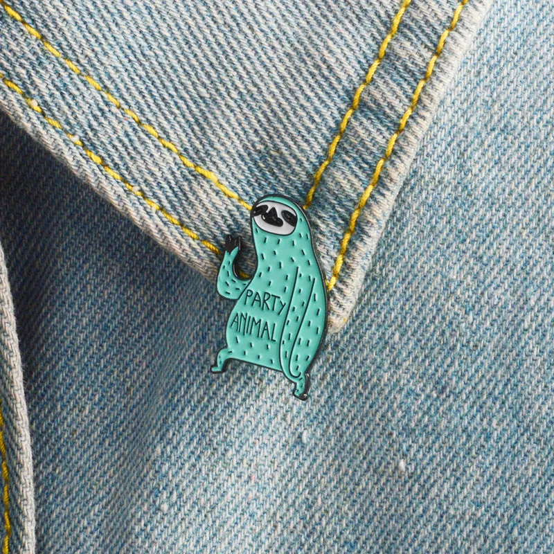 [Party Animal Sloth] Enamel Brooch Pin