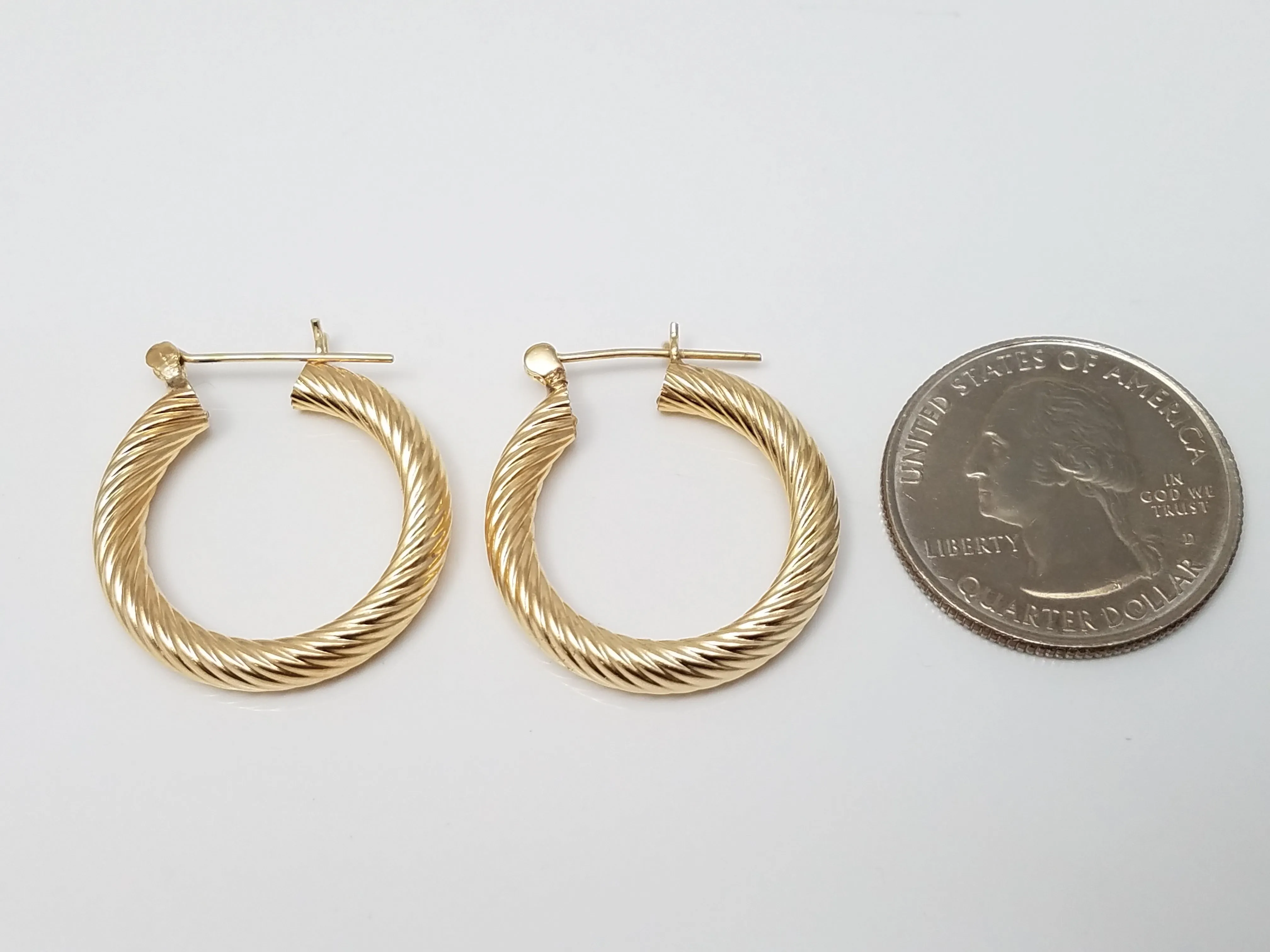 Stylish 14k Yellow Gold Hollow Spiral Hoop Earrings