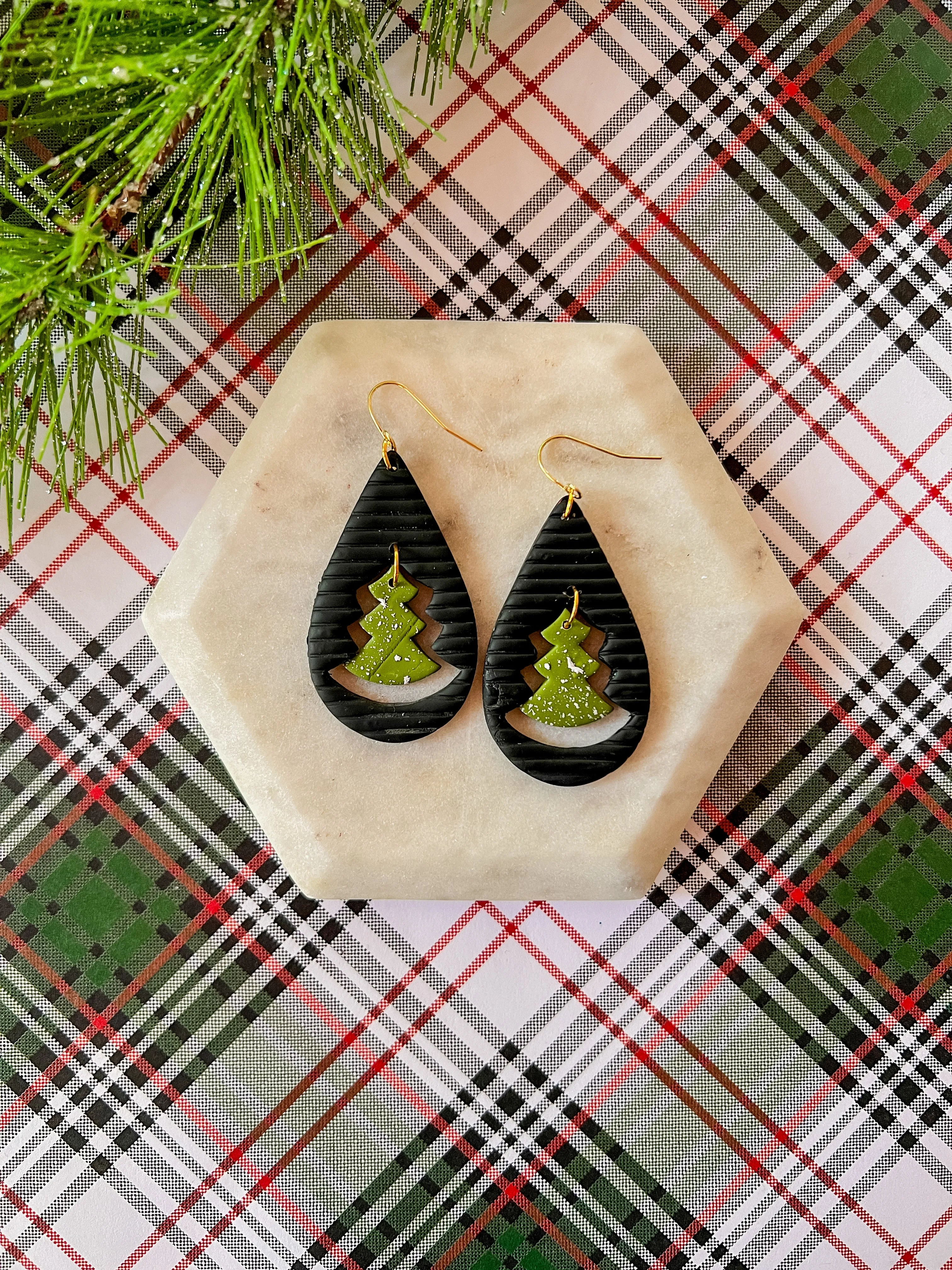 Swinging Christmas Tree | Clay Earrings